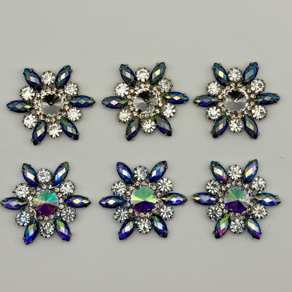 Jewelry - Aurora borealis AB crystal/rhinestone ~2" embellishments (6) flat-back snowflake